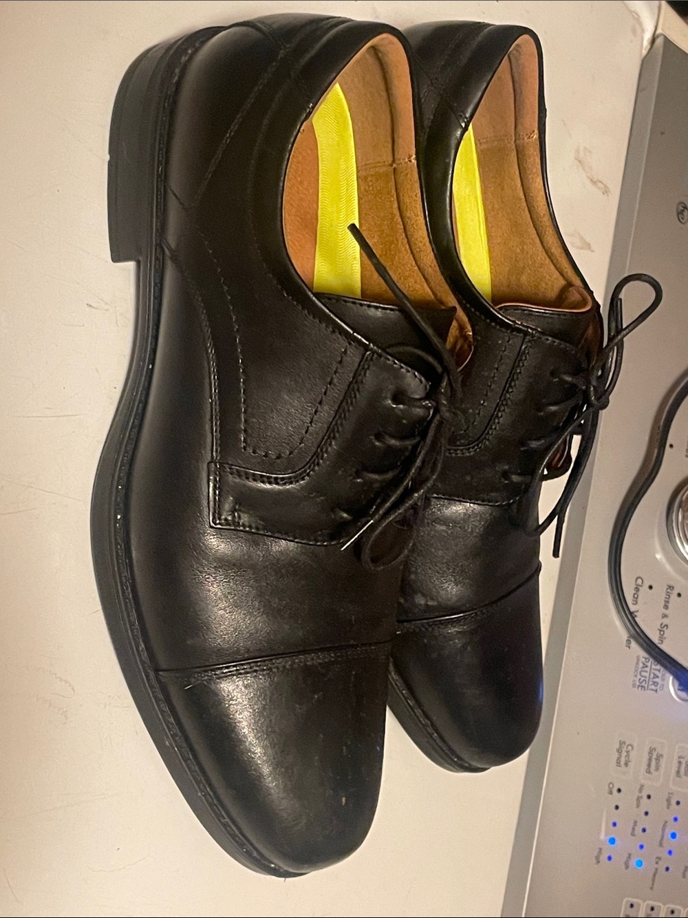Florsheim Black Leather Lace-Up Cap-Toe Derbys